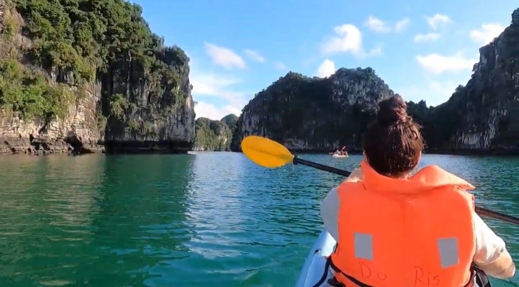 bahia de halong bay kayak